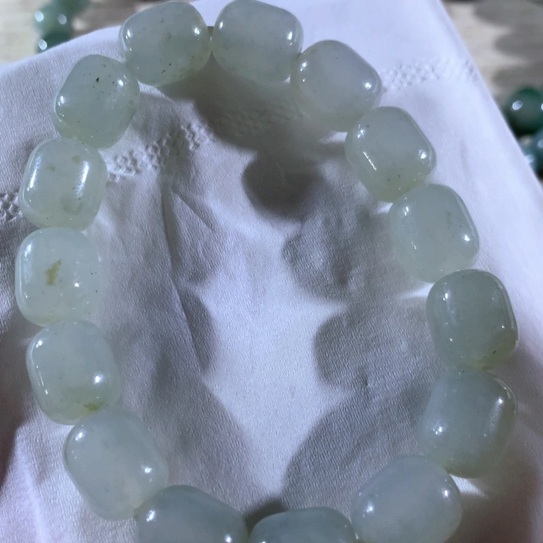 翡翠颈饰未镶嵌天然翡翠手串