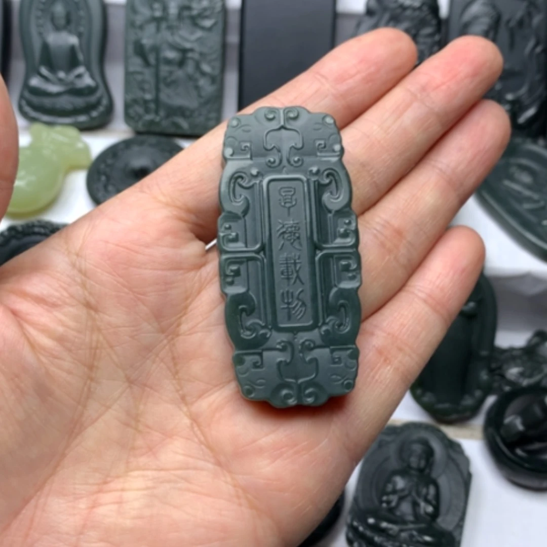 【闪购商品】颈饰未镶嵌和田玉双面雕刻