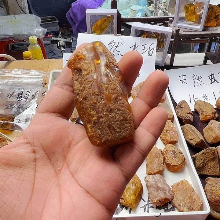 定制琥珀老***游天然琥珀虫珀