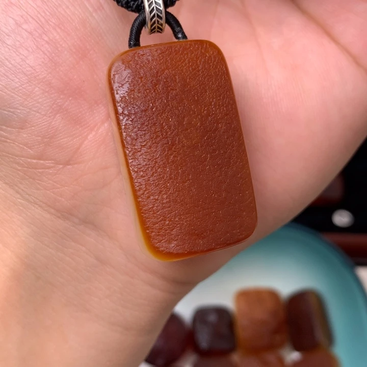 天然原矿切牌吊坠