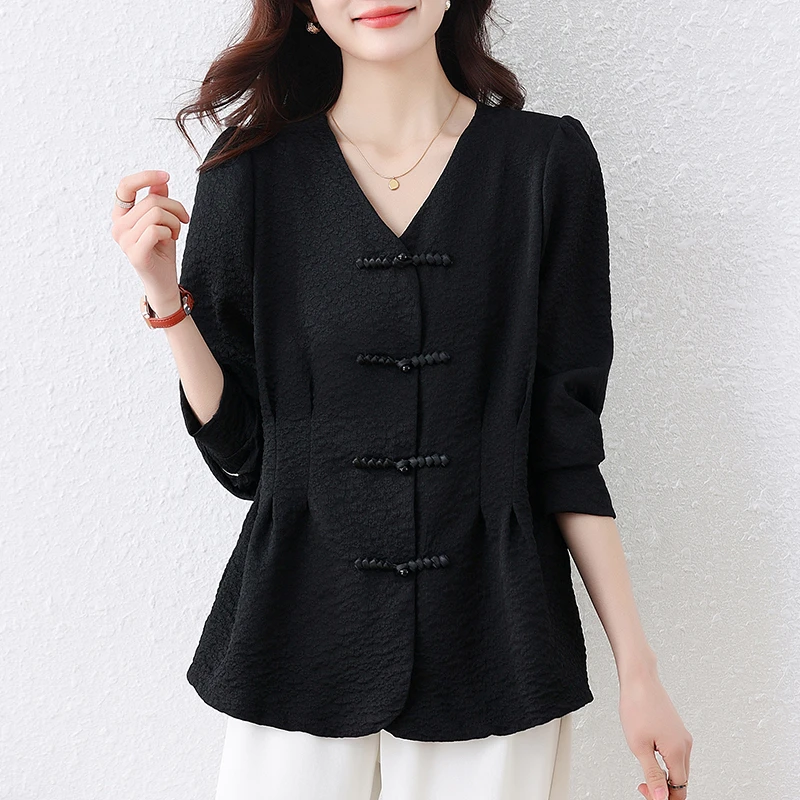 新中式黑色V领衬衫女2025新款时尚洋气减龄休闲复古国风盘扣上衣