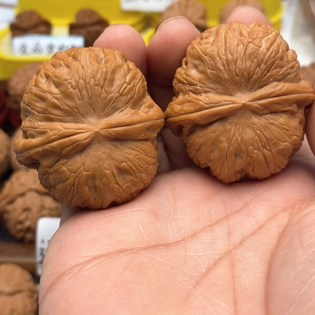 文玩核桃吊坠44尺 平谷元宝 51.4克 37