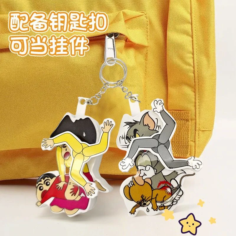 猫和老鼠旋转钥匙扣可爱汤姆打屁屁蜡笔小新美伢打屁股挂件装饰