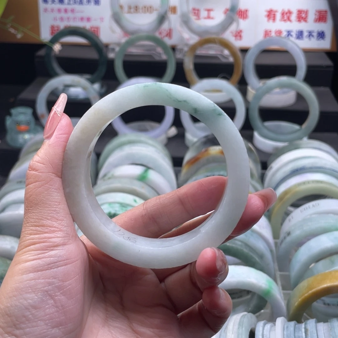 【闪购商品】未镶嵌手镯定制翡翠木*