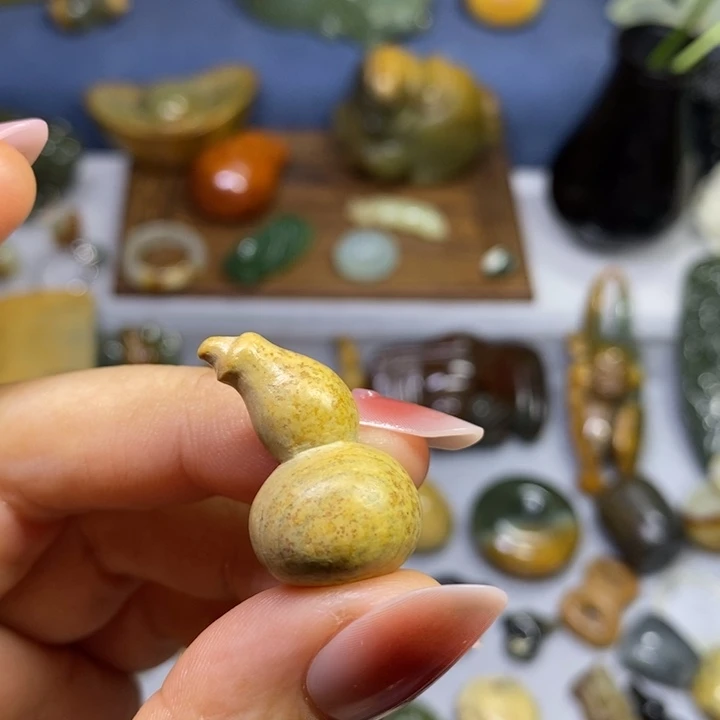 岫岩河磨玉（透闪石质玉）未镶嵌挂件