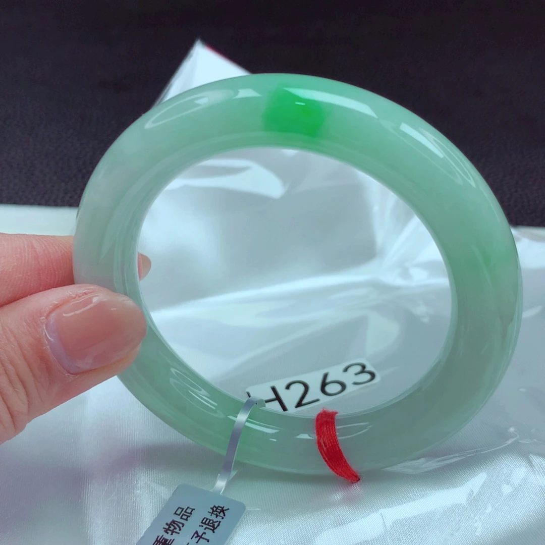 翡翠手镯未镶嵌手镯88