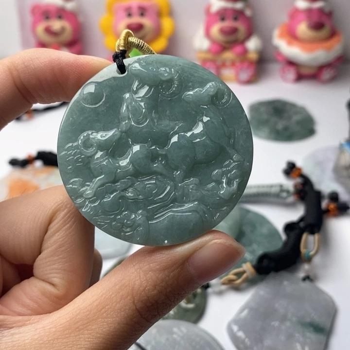 翡翠未镶嵌颈饰翡翠