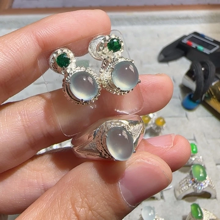 定制翡翠未镶嵌翡翠