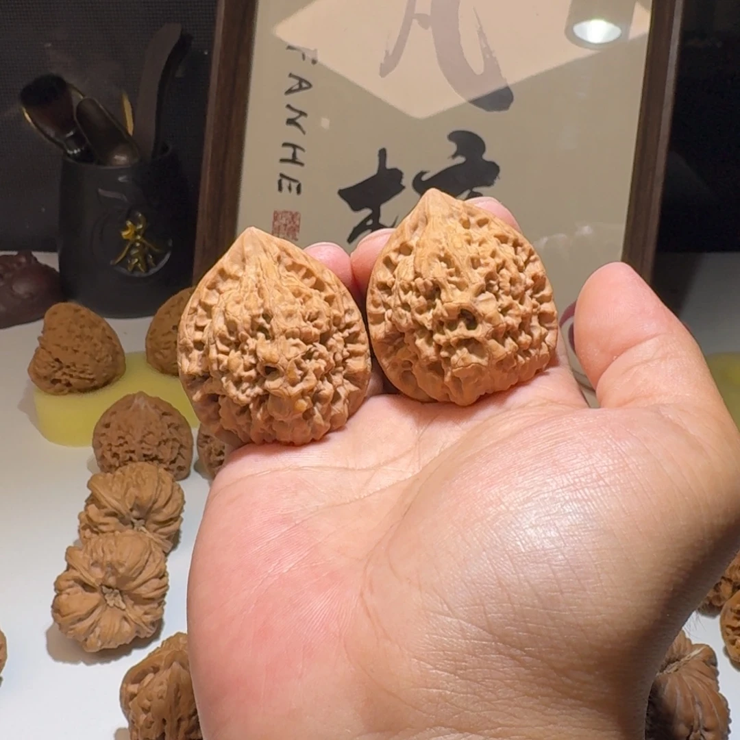 好***浩吊坠文玩核桃41尺寸麒麟纹官帽