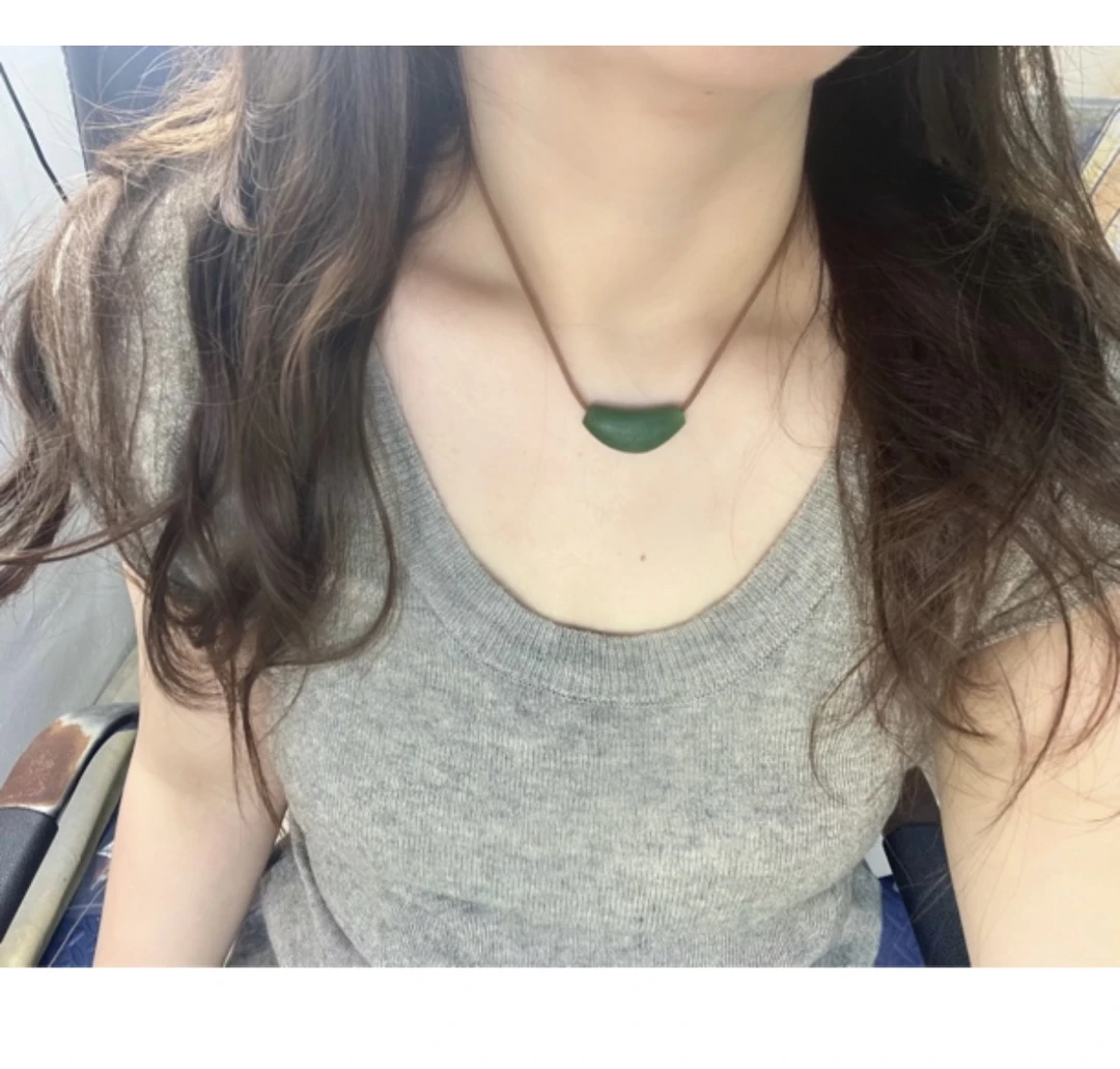 和田玉碧玉微笑吊坠