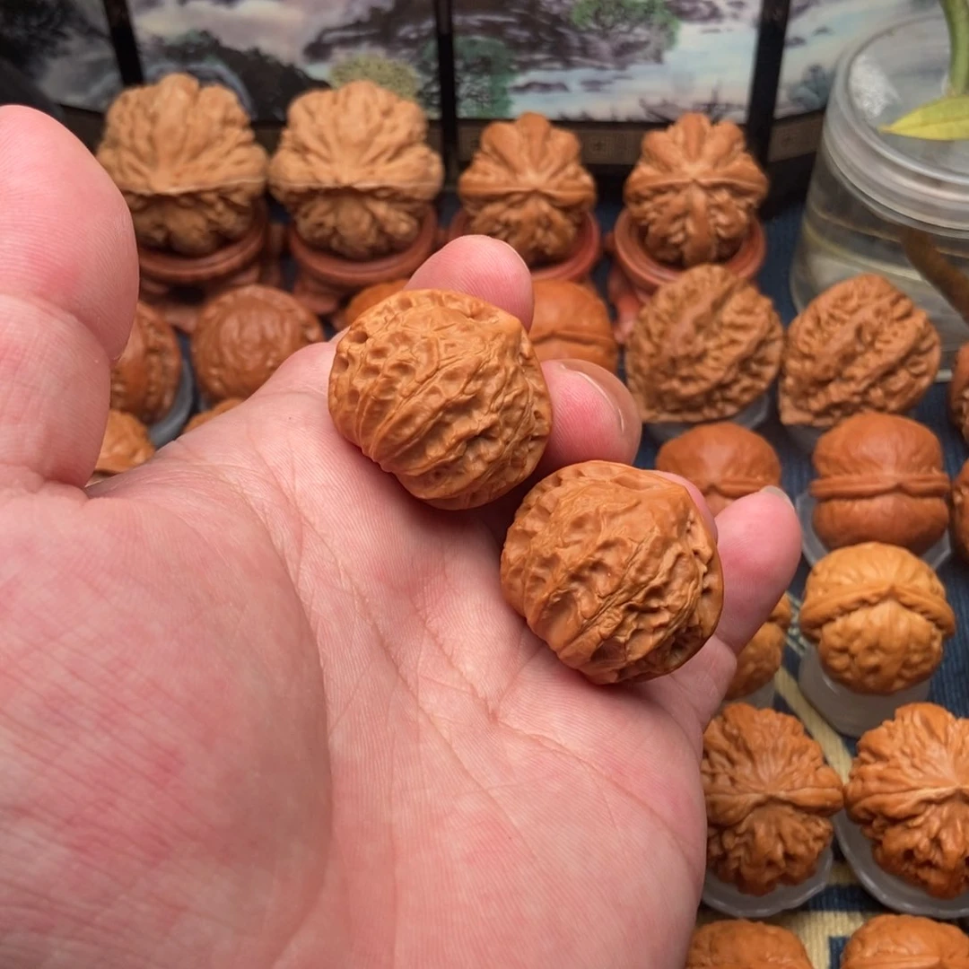 文玩核桃把件桃心官帽