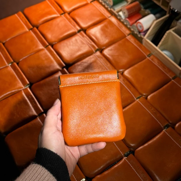 可以盘养包浆变色的牛皮文玩包手串收纳包核桃包真皮小方包零钱包