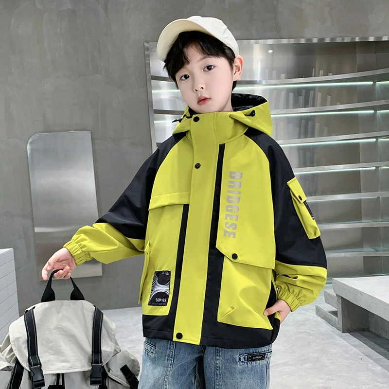 男童春秋款冲锋衣中大童外套帅气时髦潮流春季夹克风衣