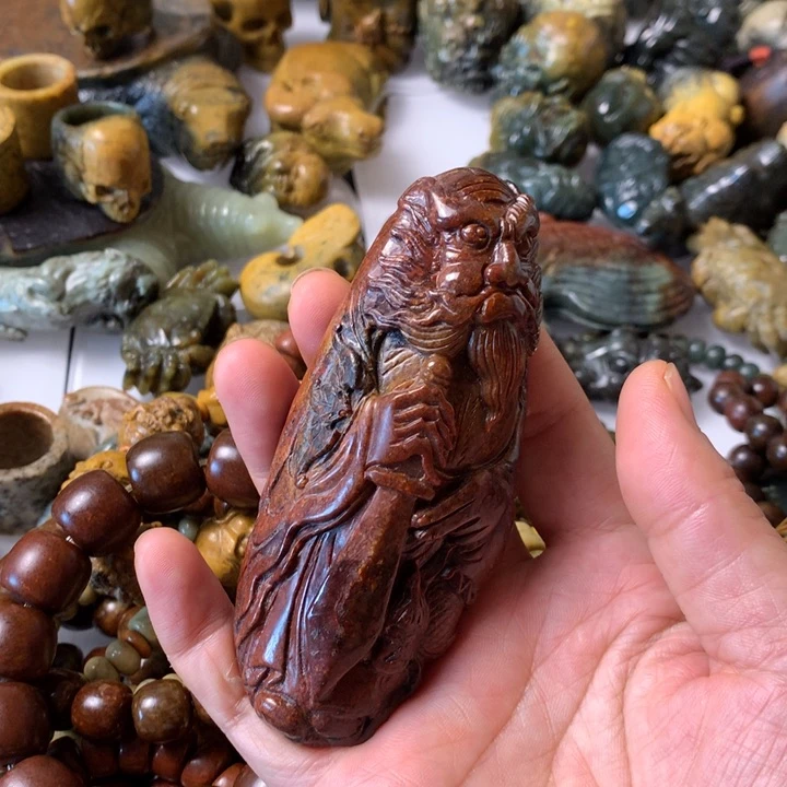 未镶嵌岫岩河磨玉（透闪石质玉）把件