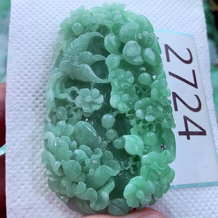 吊坠(不含链)未镶嵌翡翠