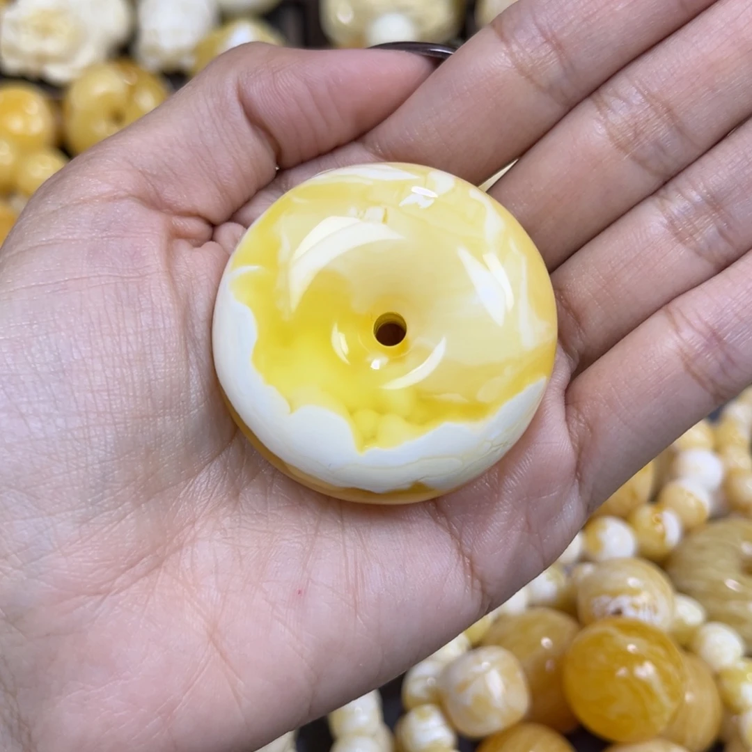 琥珀未镶嵌手串……