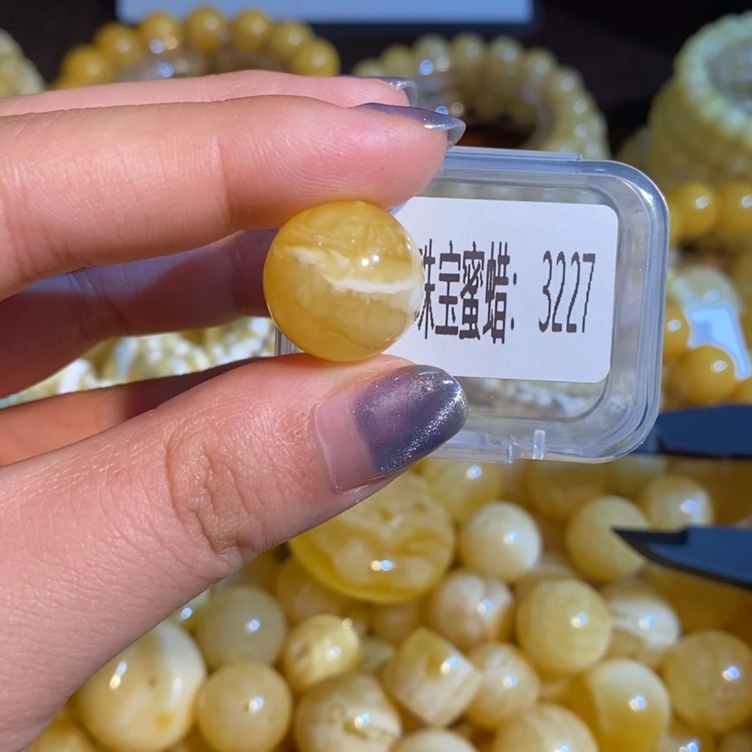 琥珀未镶嵌珠宝奇石3227