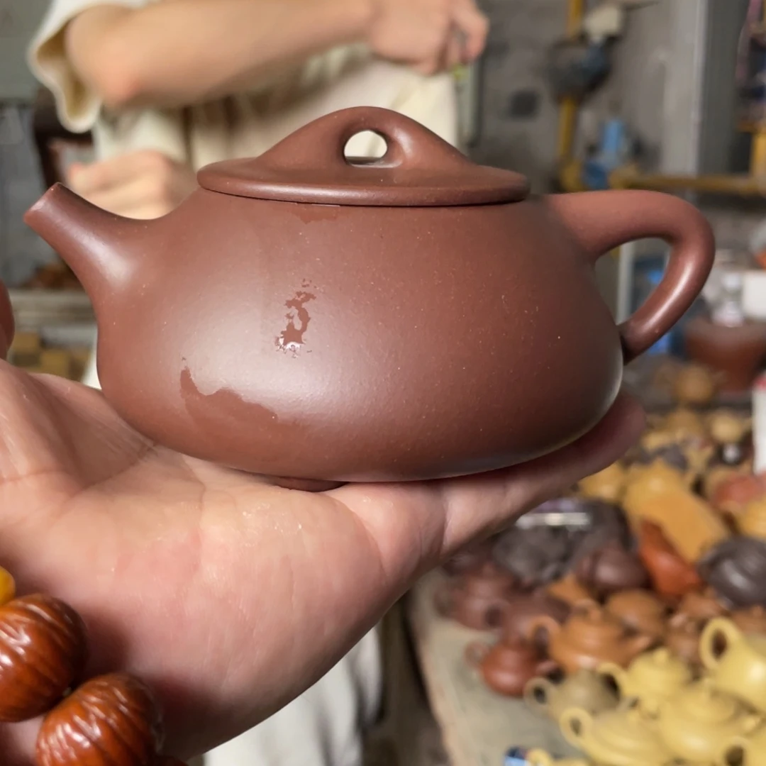 茶壶紫砂LY。  景舟石瓢。 一厂老紫泥。  230CC