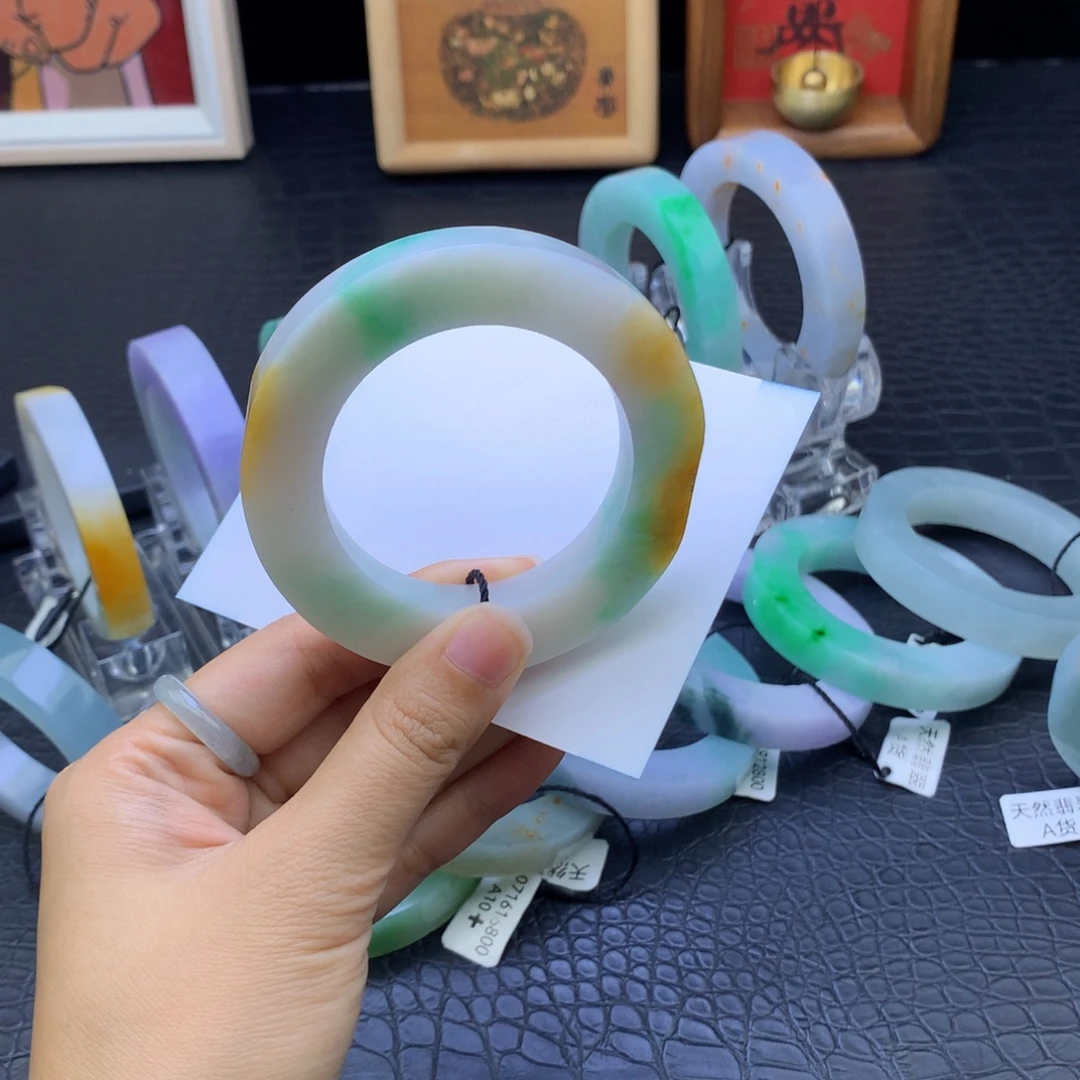 定制翡翠未镶嵌翡翠手镯