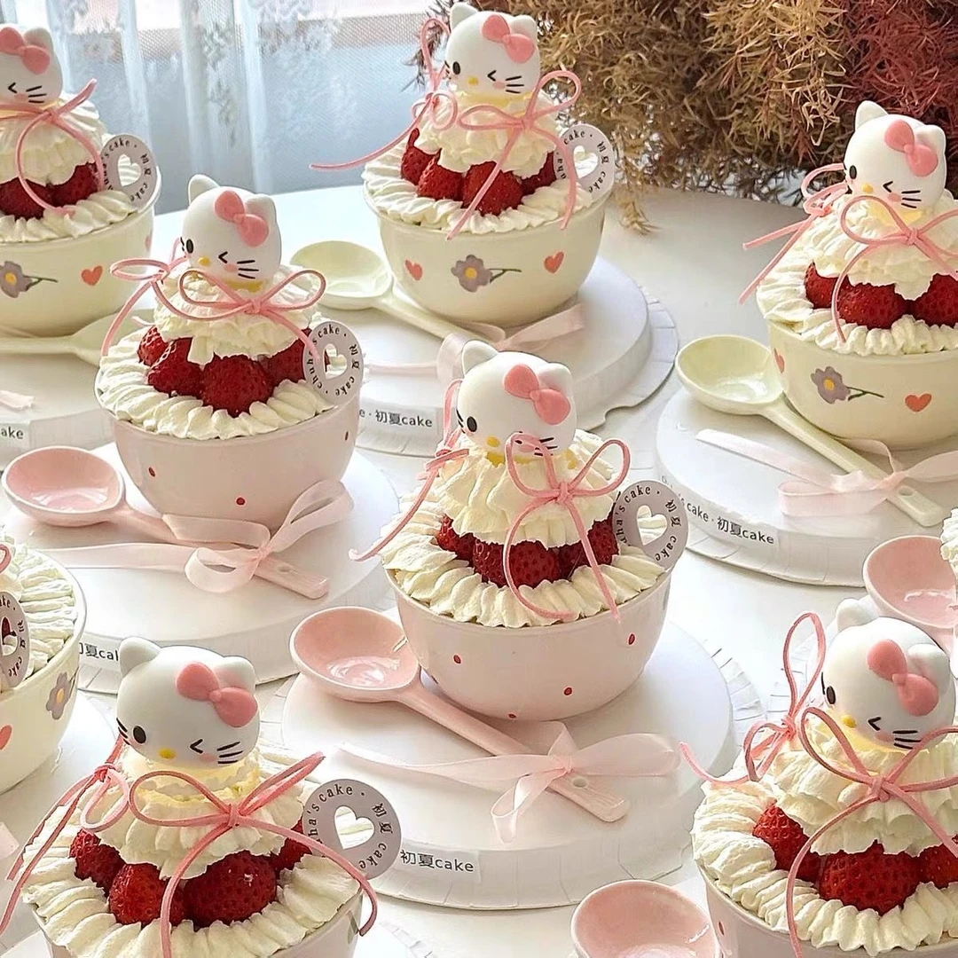 2026网红圣诞节helloKitty粉色奶油陶瓷碗蛋糕装饰kt猫甜品草莓碗