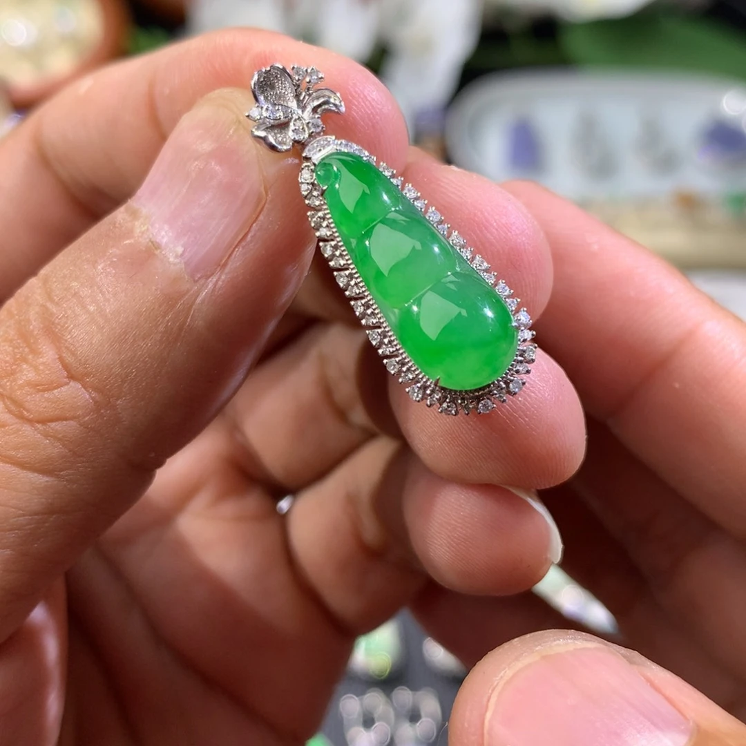 翡翠18K金镶嵌吊坠(不含链)c****e