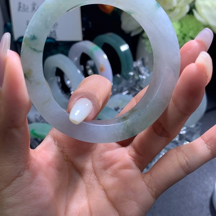 小***子未镶嵌定制手镯定制翡翠