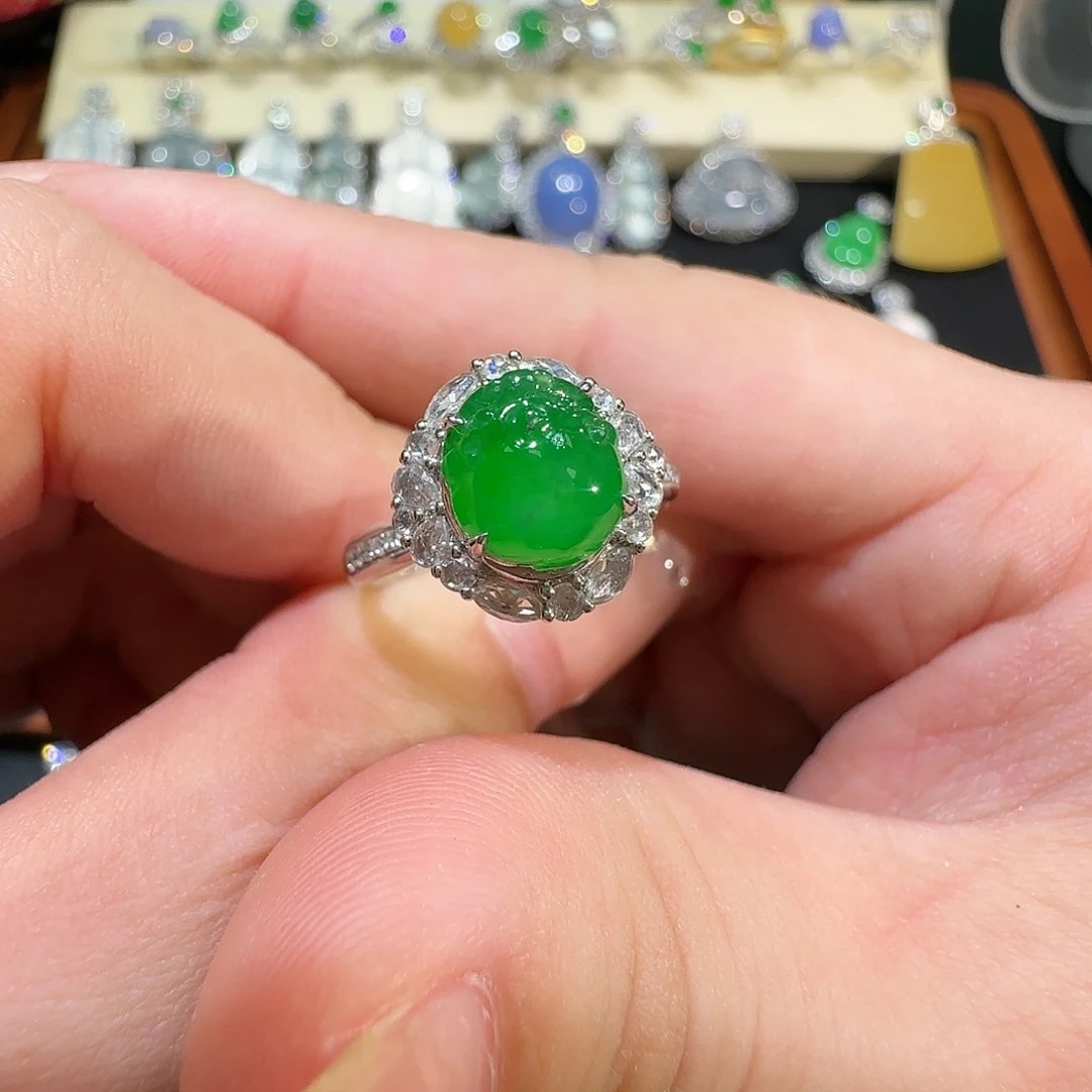 【闪购商品】18K金镶嵌戒指翡翠