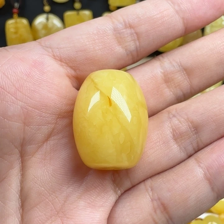 蜜蜡未镶嵌珠宝奇石