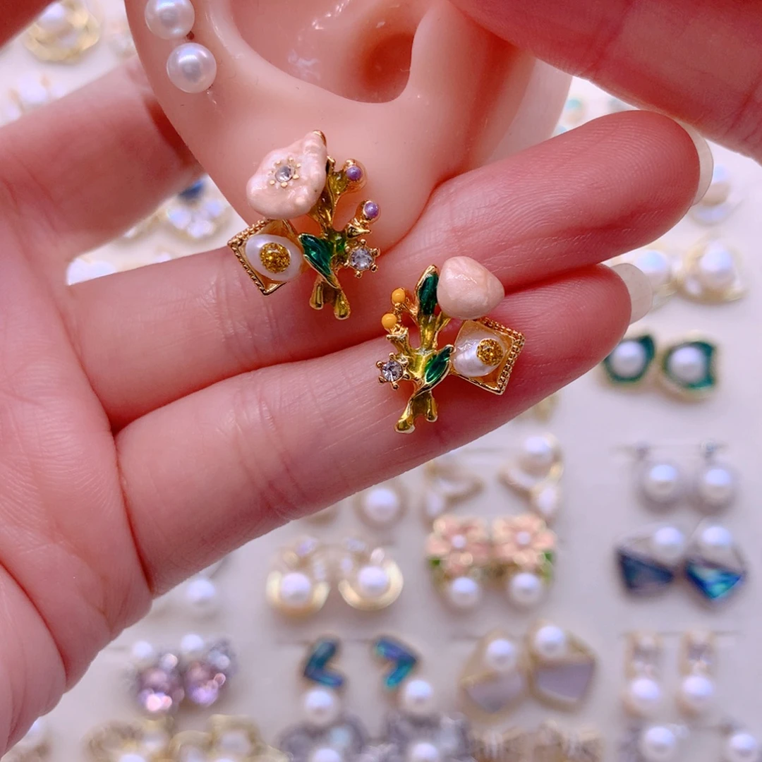 淡水珍珠合金耳饰