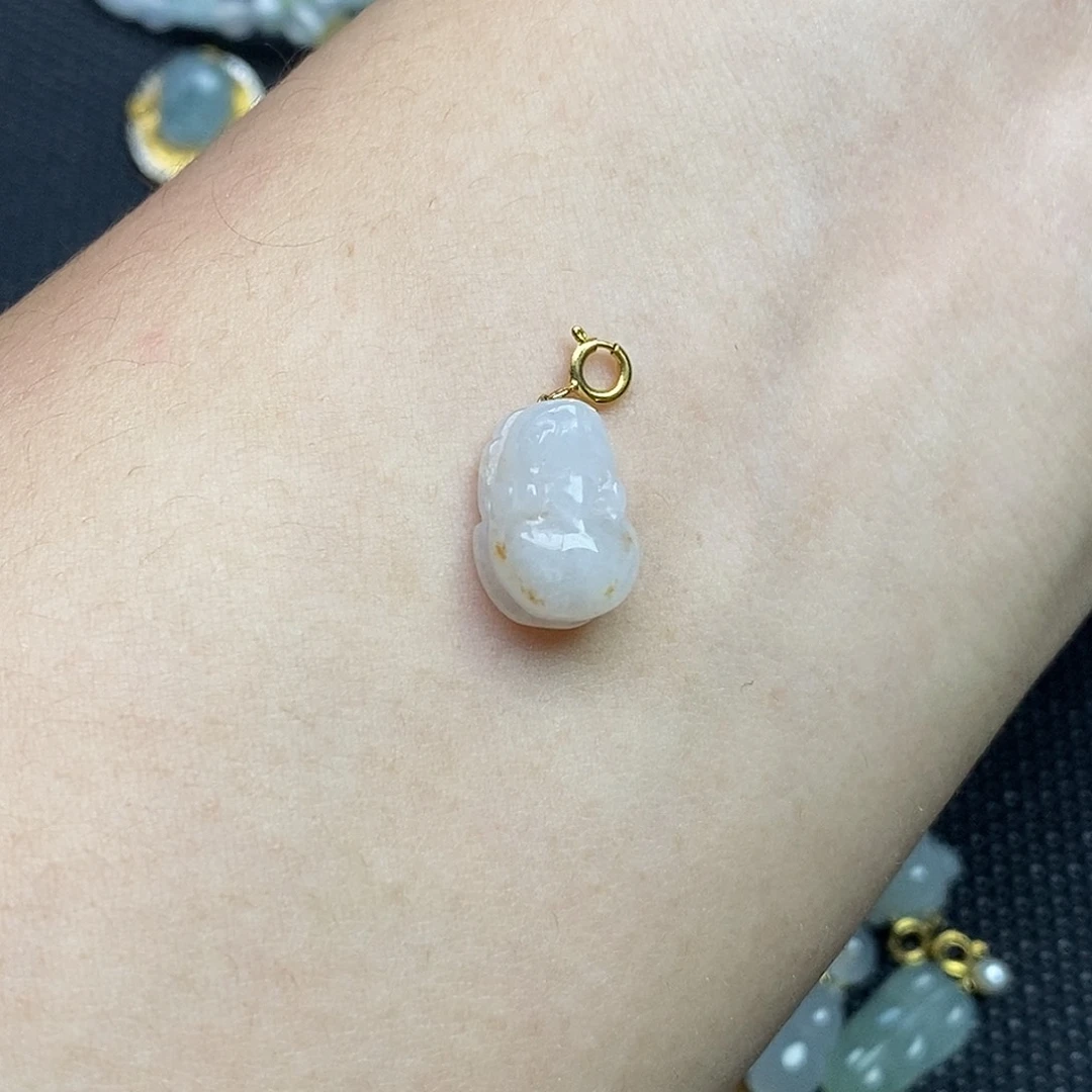 翡翠18K金镶嵌颈饰貔貅