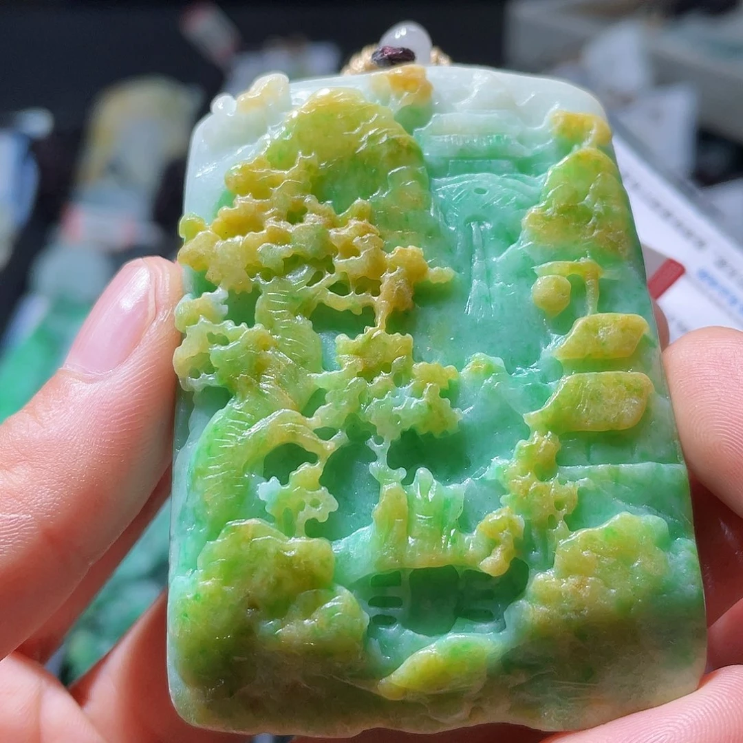 颈饰未镶嵌翡翠一个