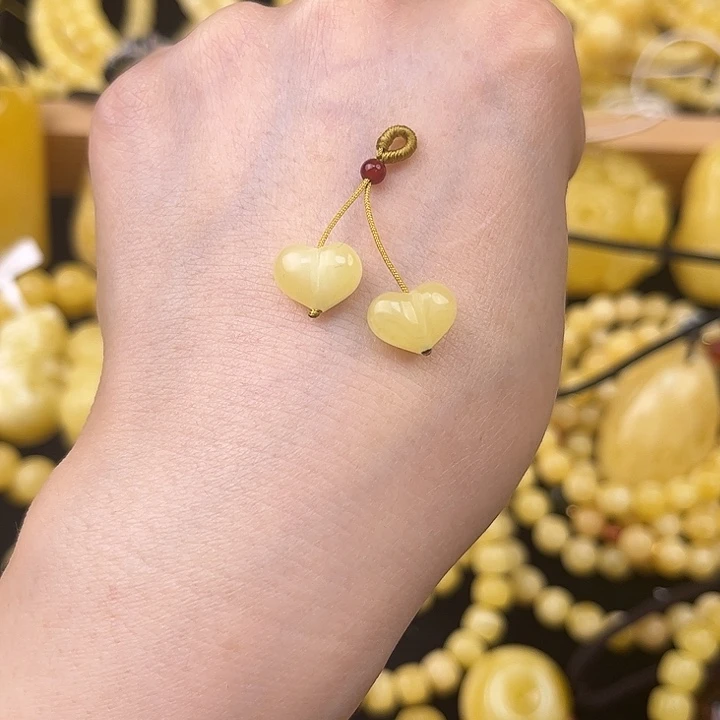琥珀未镶嵌颈饰琥珀，