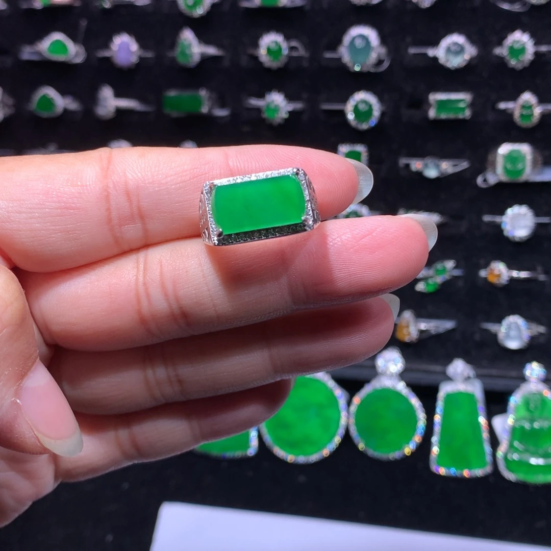 翡翠银S925镶嵌颈饰翡翠