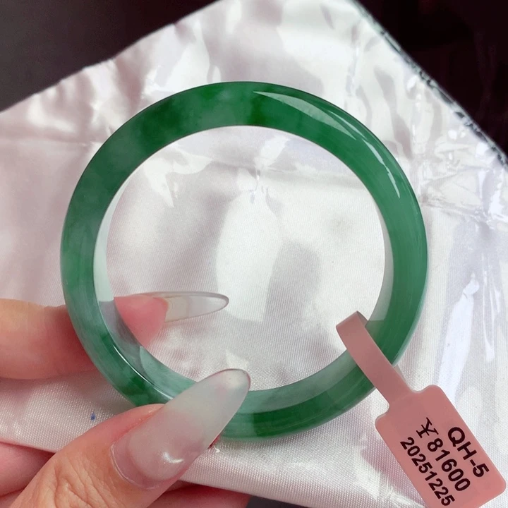 翡翠未镶嵌手镯翡翠