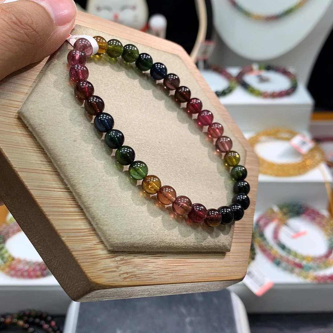 坦***斯未镶嵌碧玺手链              6mm