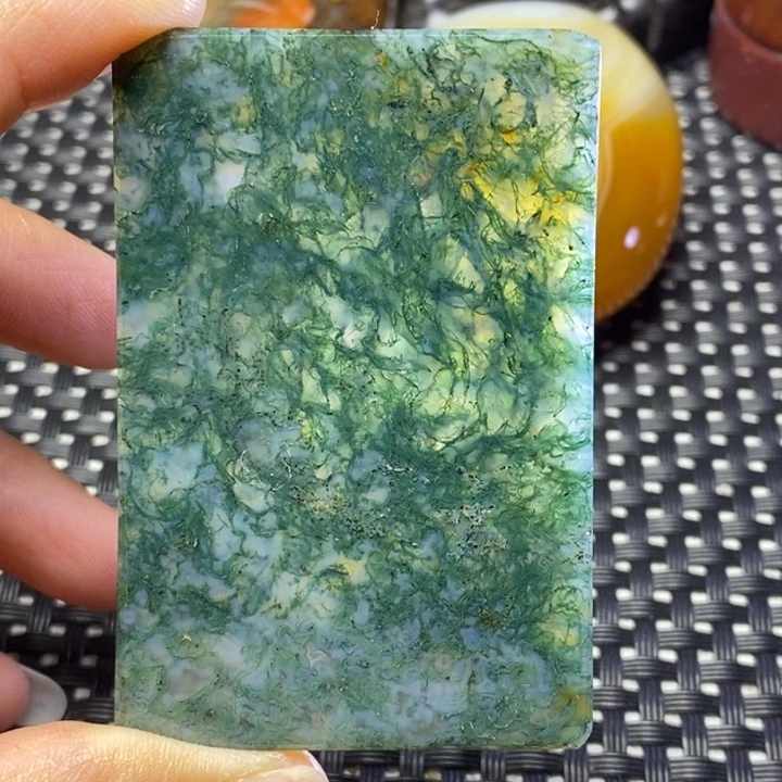 桂***仔玛瑙/玉髓颈饰未镶嵌