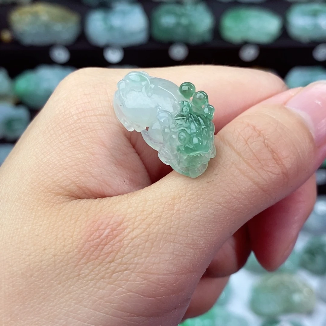 翡翠颈饰未镶嵌天然