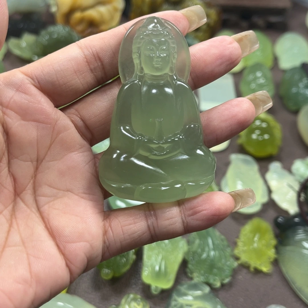 用***4蛇纹石玉未镶嵌颈饰