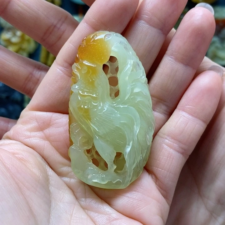 蛇纹石玉挂件未镶嵌