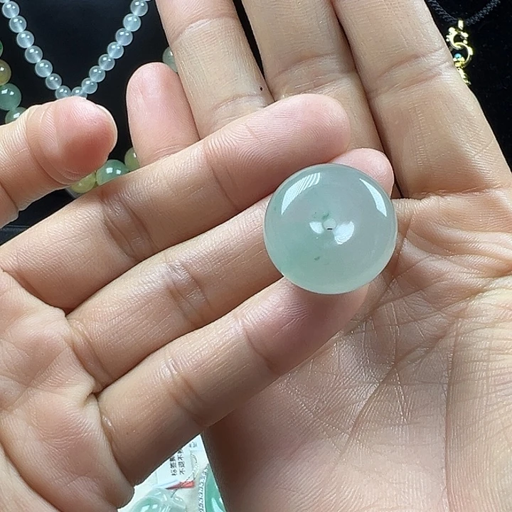 石英质玉未镶嵌颈饰