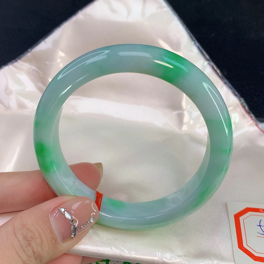 翡翠手镯未镶嵌天然A货翡翠075