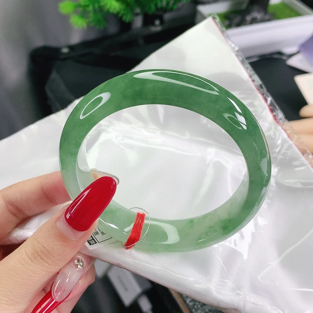 翡翠未镶嵌手镯60圈