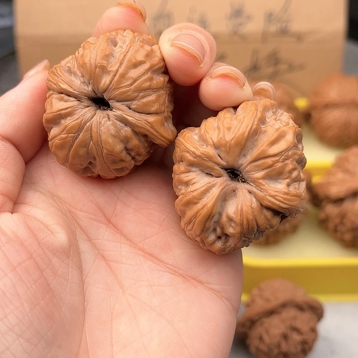 文玩核桃把件40元宝。修