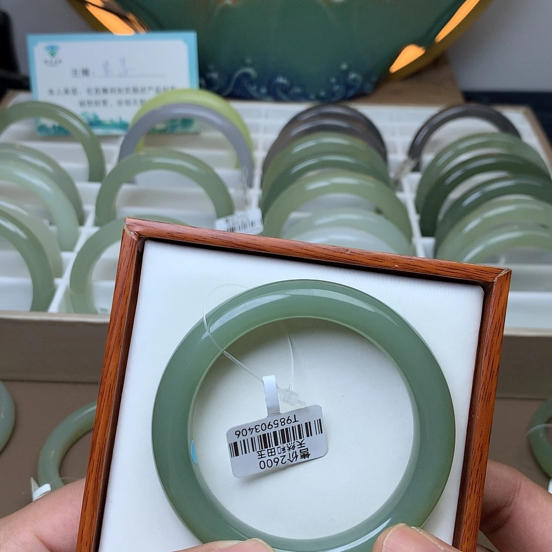 和田玉未镶嵌手镯56湖水蓝