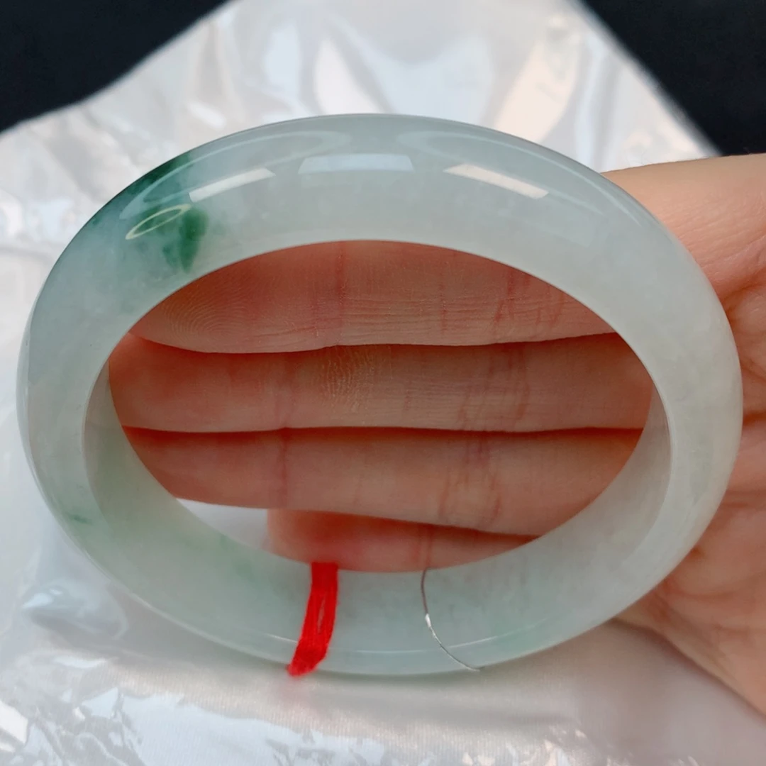 未镶嵌手镯翡翠59.2正圈，细糯白底绿花，有纹，07