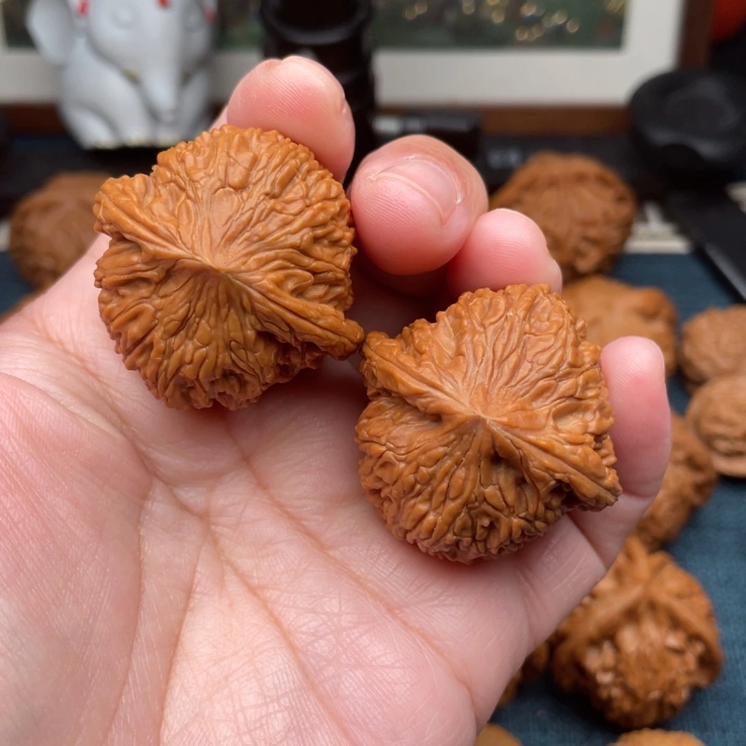把件文玩核桃全品绣球39