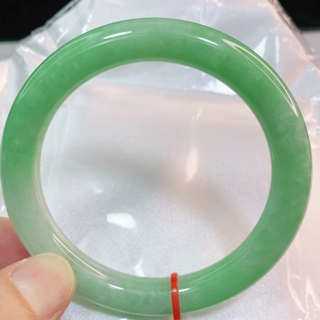 翡翠手镯未镶嵌56-58圈口圆条