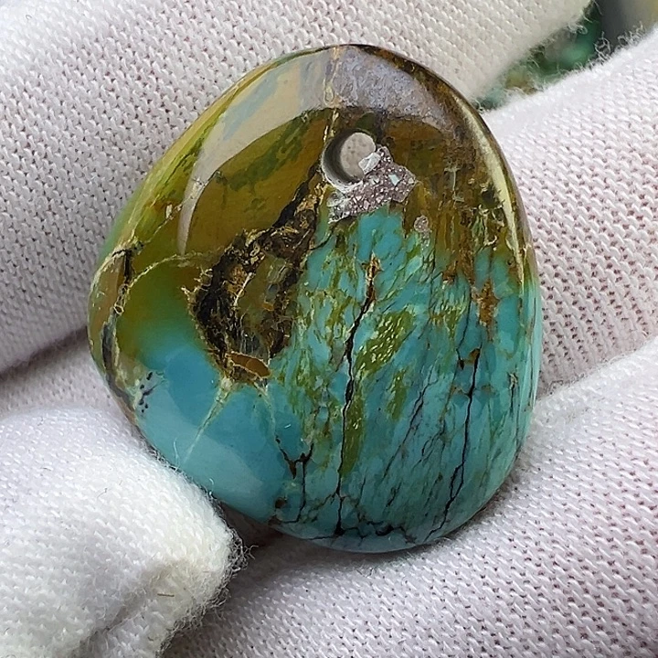 绿松石未镶嵌珠宝奇石