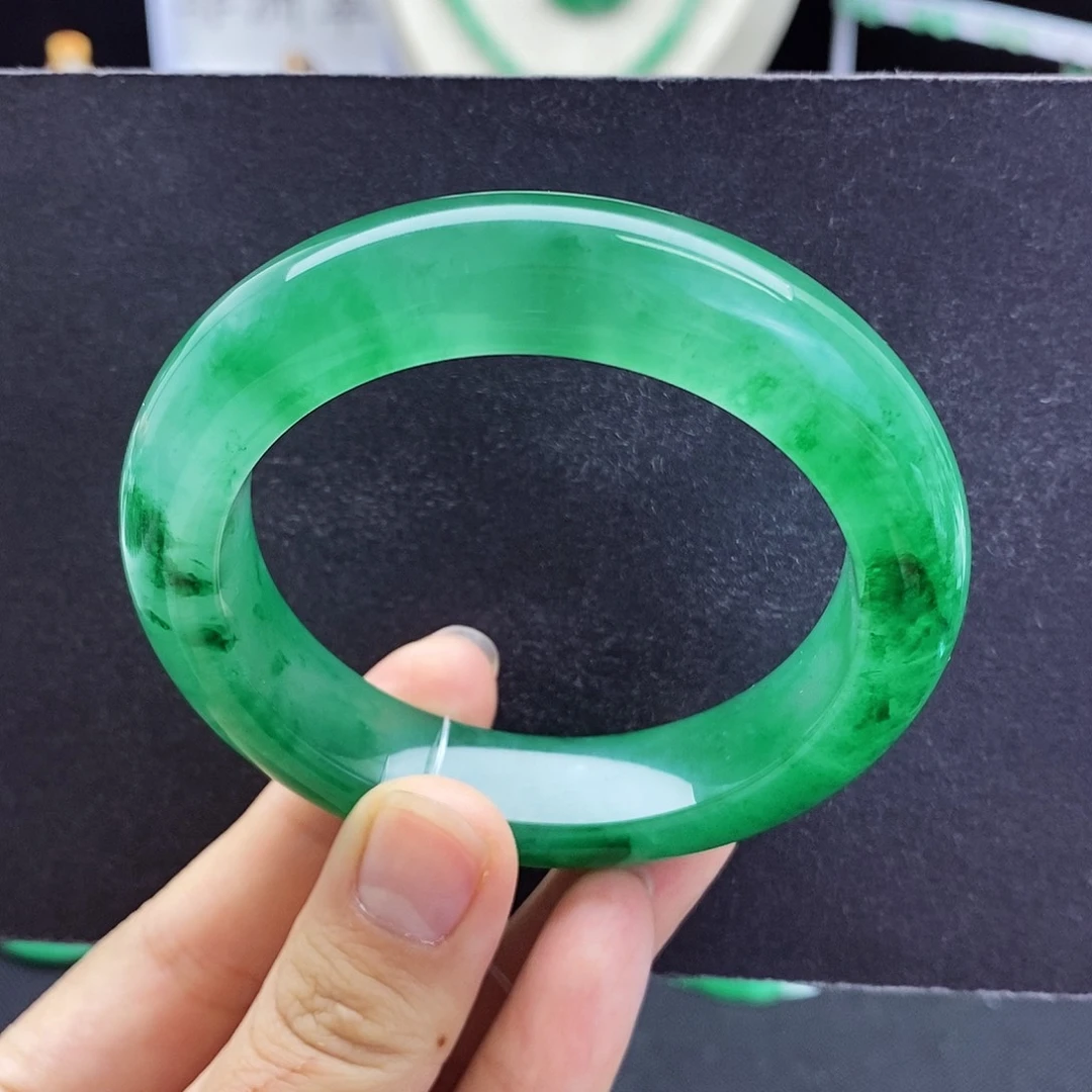 石英质玉未镶嵌手镯