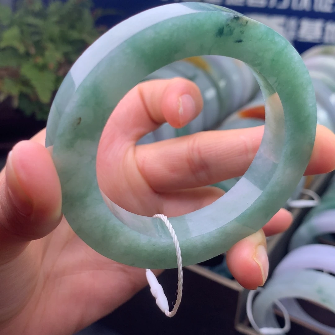 定制翡翠未镶嵌手镯不退不换